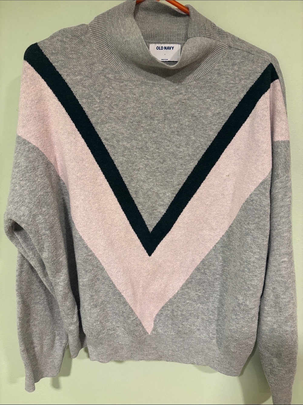 Old Navy Women's Gray & Pink Chevron Pullover Sweater